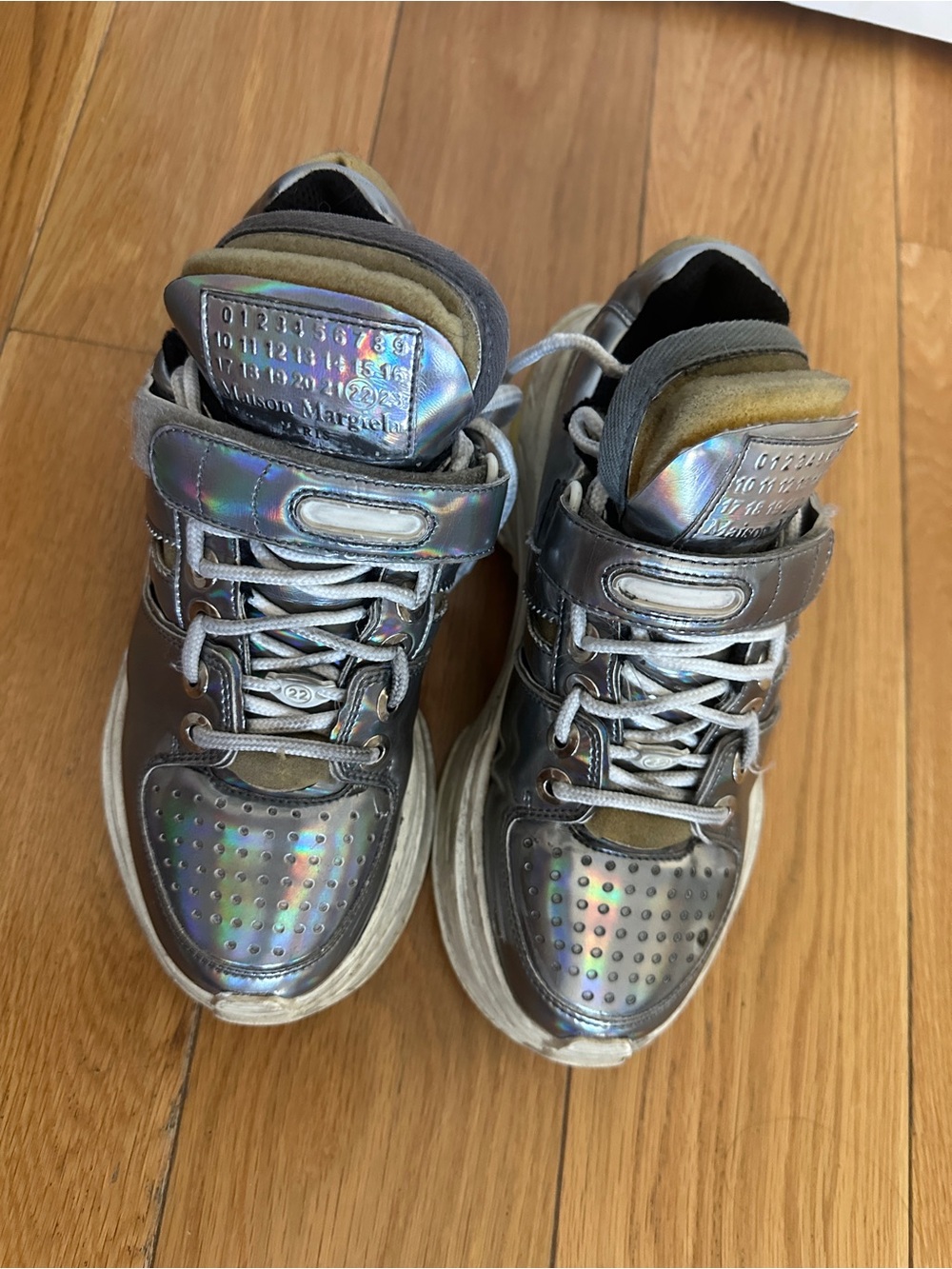 Margrla sneaker size 6
